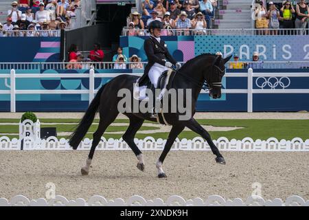 Isabell WERTH reitet WENDY DE FONTAINE, Pferdesport, Dressurteam und Individual Grand Prix während der Olympischen Spiele Paris 2024 am 31. Juli 2024 im Chateau de Versailles in Versailles, Frankreich Stockfoto
