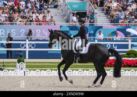 Isabell WERTH reitet WENDY DE FONTAINE, Pferdesport, Dressurteam und Individual Grand Prix während der Olympischen Spiele Paris 2024 am 31. Juli 2024 im Chateau de Versailles in Versailles, Frankreich Stockfoto