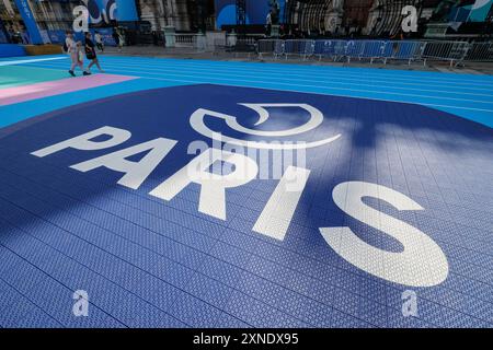 GENIESSEN SIE DIE OLYMPISCHEN SPIELE IN PARIS Stockfoto