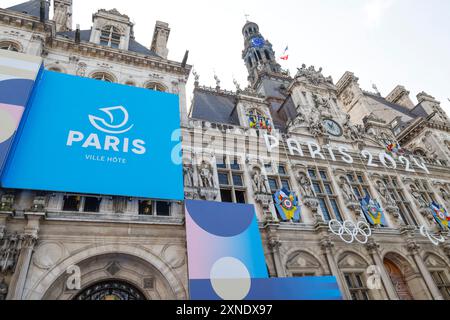 GENIESSEN SIE DIE OLYMPISCHEN SPIELE IN PARIS Stockfoto