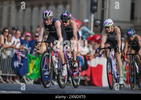 Georgia Taylor-Brown aus Großbritannien während des Olympischen Triathlons Paris am 31. Juli 2024 in Paris Credit: Tiziano Ballabio/Alamy Live News Stockfoto