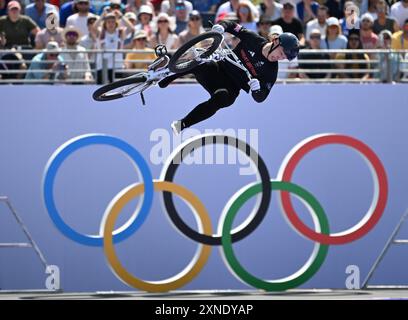 31. Juli 2024; Olympische Spiele in Paris, BMX-Stadion in Saint-Quentin-en-Yvelines, Paris, Frankreich, 5. Tag; BMX Freestyle Final für Herren, Kieran Reilly aus Großbritannien in Aktion Credit: Action Plus Sports Images/Alamy Live News Stockfoto