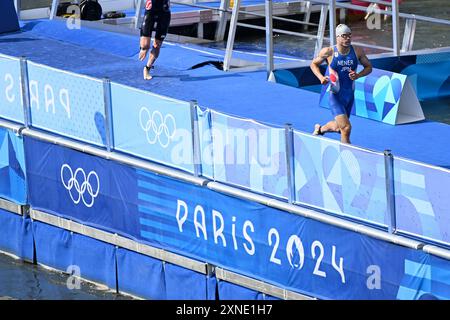 Paris, Frankreich. Kredit: MATSUO. 31. Juli 2024. Kenji Nener (JPN) Triathlon: Männer bei den Olympischen Spielen 2024 in Paris in Pont Alexandre. Kredit: MATSUO . K/AFLO SPORT/Alamy Live News Stockfoto