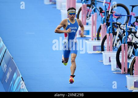 Paris, Frankreich. Kredit: MATSUO. 31. Juli 2024. Makoto Odakura (JPN) Triathlon: Männer bei den Olympischen Spielen 2024 in Paris in Pont Alexandre. Kredit: MATSUO . K/AFLO SPORT/Alamy Live News Stockfoto
