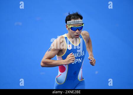 Paris, Frankreich. Kredit: MATSUO. 31. Juli 2024. Makoto Odakura (JPN) Triathlon: Männer bei den Olympischen Spielen 2024 in Paris in Pont Alexandre. Kredit: MATSUO . K/AFLO SPORT/Alamy Live News Stockfoto