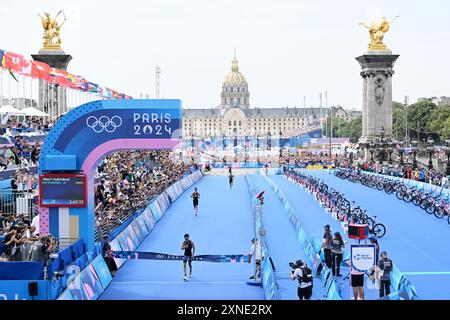 Paris, Frankreich. Kredit: MATSUO. 31. Juli 2024. Alex Yee (GBR) Triathlon : Männer Individual während der Olympischen Spiele 2024 in Paris in Pont Alexandre. Kredit: MATSUO . K/AFLO SPORT/Alamy Live News Stockfoto