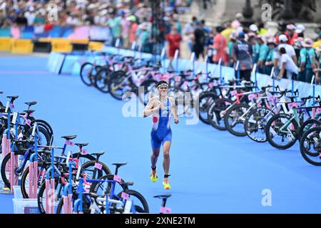 Paris, Frankreich. Kredit: MATSUO. 31. Juli 2024. Kenji Nener (JPN) Triathlon: Männer bei den Olympischen Spielen 2024 in Paris in Pont Alexandre. Kredit: MATSUO . K/AFLO SPORT/Alamy Live News Stockfoto