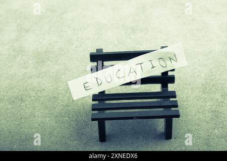 Zurück zum Thema Schule mit Bildung Titel Stockfoto