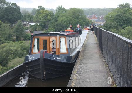 Das Pontcysyllte Aquädukt ist ein schiffbarer Aquädukt, der den Llangollen Canal über den Dee im Vale of Llangollen im Nordosten von Wales führt Stockfoto