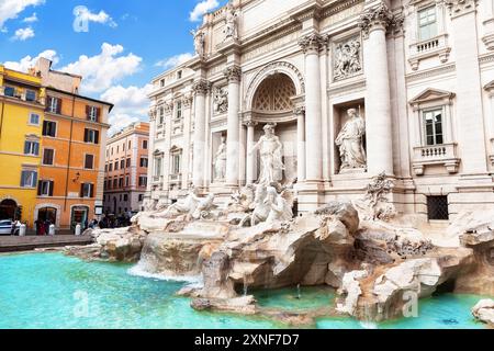 Fantastischer Blick auf den Trevi-Brunnen in Rom, Italien. Trevibrunnen oder Fontana di Trevi. Stockfoto