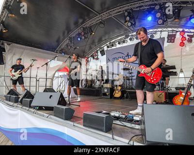 Eröffnung Maschseefest 2024 in Hannover vom 31.07. bis 18.08.2024 ist wieder jeden Tag Fete auf dem Maschseefest Hannover angesagt. Das bunte Treiben startete heute mit der Eröffnung am Nordufer. *** Eröffnung Maschseefest 2024 in Hannover vom 31. Juli bis 18. August 2024 wird das Maschseefest Hannover wieder einmal täglich eine Party sein das bunte Treiben begann heute mit der Eröffnung am Nordufer Copyright: XBerndxGüntherx Stockfoto