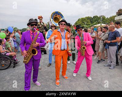 Eröffnung Maschseefest 2024 in Hannover vom 31.07. bis 18.08.2024 ist wieder jeden Tag Fete auf dem Maschseefest Hannover angesagt. Das bunte Treiben startete heute mit der Eröffnung am Nordufer. *** Eröffnung Maschseefest 2024 in Hannover vom 31. Juli bis 18. August 2024 wird das Maschseefest Hannover wieder einmal täglich eine Party sein das bunte Treiben begann heute mit der Eröffnung am Nordufer Copyright: XBerndxGüntherx Stockfoto