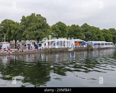 Eröffnung Maschseefest 2024 in Hannover vom 31.07. bis 18.08.2024 ist wieder jeden Tag Fete auf dem Maschseefest Hannover angesagt. Das bunte Treiben startete heute mit der Eröffnung am Nordufer. *** Eröffnung Maschseefest 2024 in Hannover vom 31. Juli bis 18. August 2024 wird das Maschseefest Hannover wieder einmal täglich eine Party sein das bunte Treiben begann heute mit der Eröffnung am Nordufer Copyright: XBerndxGüntherx Stockfoto