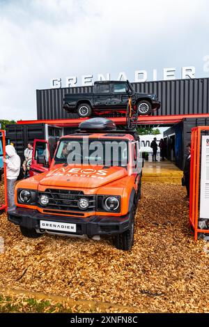 INEOS Grenadier Quartermaster-Reihe Ausstellungsstand mit Autos auf dem Goodwood Festival of Speed 2024 Stockfoto