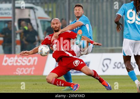 Castel Di Sangro, Abruzzen, Italien. 31. Juli 2024. Während des Vorsaisonspiels zwischen dem SSC Napoli gegen Stade Brestois 29 im Stadio Teofilo Patini am 31. Juli 2024 in Castel di Sangro, Italien. (Kreditbild: © Ciro de Luca/ZUMA Press Wire) NUR REDAKTIONELLE VERWENDUNG! Nicht für kommerzielle ZWECKE! Stockfoto