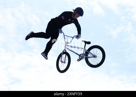 Paris, Frankreich, 31. Juli 2024. Kieran Reilly aus Großbritannien während der Olympischen Spiele 2024 Radfahren BMX Freestyle Final bei der La Concorde 2 am 31. Juli 2024 in Paris. Quelle: Pete Dovgan/Speed Media/Alamy Live News Stockfoto