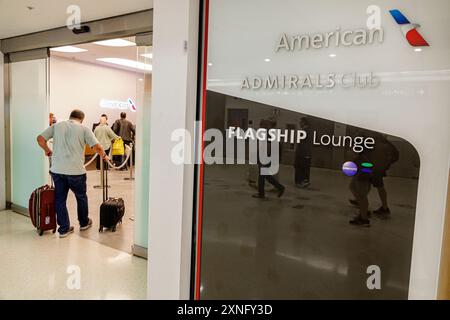 Miami Florida, Miami International Airport, Innenbereich im Innern des Terminal Concourse Gate Area, American Airlines, Admirals Club Flagship Business Loung Stockfoto