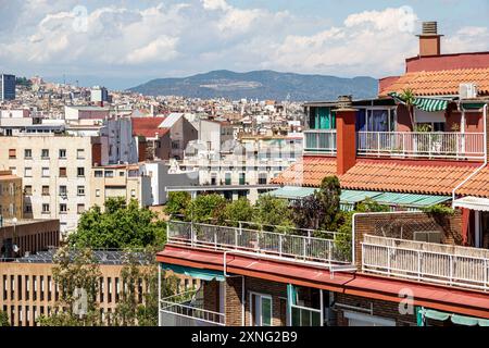 Barcelona Spanien, Katalonien Catalunya, Carrer de Tarragona Eixample, Außenfassade, Skyline der Stadt, Wohnhaus, Spanisch-Spanisch-Spanisch-Europa Stockfoto