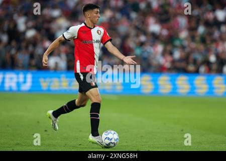 Rotterdam, Niederlande. 31. Juli 2024. ROTTERDAM, NIEDERLANDE - JULI 31: Ezequiel Bullaude von Feyenoord läuft mit dem Ball während des Vorsaison-Freundschaftsspiels zwischen Feyenoord und AS Monaco am 31. Juli 2024 im Stadion Feijenoord in Rotterdam, Niederlande. (Foto von Hans van der Valk/Orange Pictures) Credit: Orange Pics BV/Alamy Live News Stockfoto