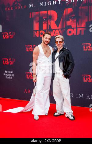 Premiere - TRAP No Way Out Riccardo Simonetti und Nico stank beim Special Screening zum Kinofilm TRAP - No Way Out im Zoo Palast am 31.07.2024 in Berlin. *** Premiere TRAP No Way Out Riccardo Simonetti und Nico stinken bei der Sondervorführung des Films TRAP No Way Out im Zoo Palast am 31 07 2024 in Berlin Copyright: XEventpressxKochanx Stockfoto