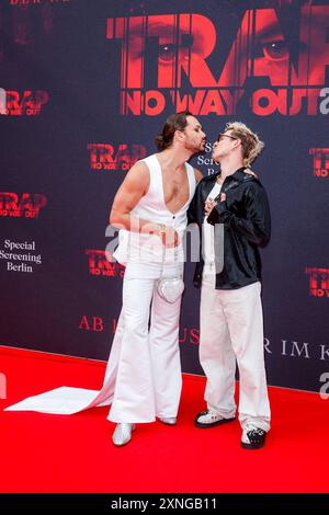 Premiere - TRAP No Way Out Riccardo Simonetti und Nico stank beim Special Screening zum Kinofilm TRAP - No Way Out im Zoo Palast am 31.07.2024 in Berlin. *** Premiere TRAP No Way Out Riccardo Simonetti und Nico stinken bei der Sondervorführung des Films TRAP No Way Out im Zoo Palast am 31 07 2024 in Berlin Copyright: XEventpressxKochanx Stockfoto