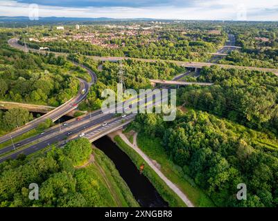 Aus der Vogelperspektive über die äußere Ringstraße Manchester M60 und die Anschlussstelle 5 Stockfoto