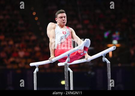 Noe Seifert (Schweiz). Europameisterschaft München 2022: Kunstturnen, Herren-Parallelbalken Stockfoto