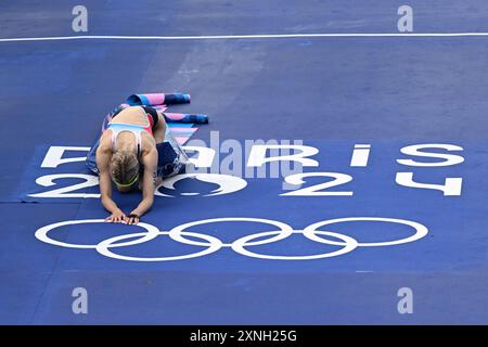 Paris, Frankreich. Kredit: MATSUO. 31. Juli 2024. BEAUGRAND Cassandre (FRA) Triathlon : Frauen bei den Olympischen Spielen 2024 in Paris in Pont Alexandre. Kredit: MATSUO . K/AFLO SPORT/Alamy Live News Stockfoto