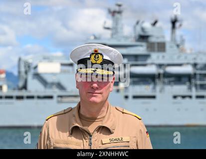 Honolulu, USA. 31. Juli 2024. Flotilla Admiral Axel Schulz steht auf dem Flugdeck der Fregatte Baden-Württemberg Credit: Soeren Stache/dpa/Alamy Live News Stockfoto