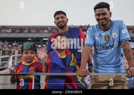 Orlando, FL: Fans von Barcelona freuen sich auf ihre Lieblingsspieler beim Spiel der DIRECTV Soccer Champions Tour gegen Manchester City, Dienstag Stockfoto