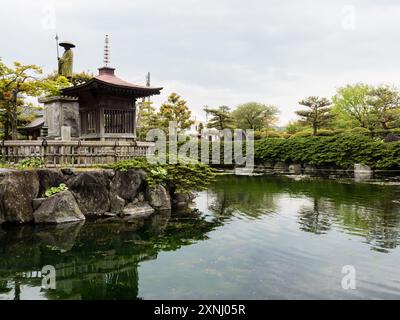 Frühling im Jonofuchi Park in Matsuyama - Präfektur Ehime, Japan Stockfoto