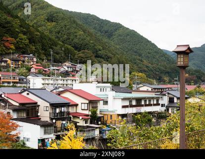 Kiso, Präfektur Nagano, Japan - 23. Oktober 2017: Früherer Herbst in Kiso-Fukushima, einer historischen Kleinstadt im Kiso-Tal Stockfoto