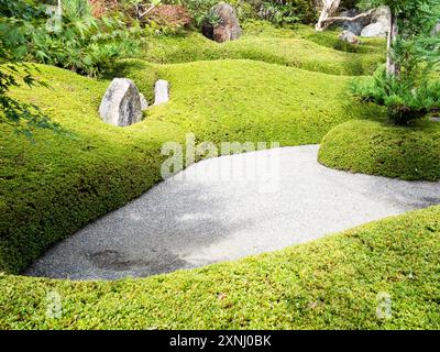 Landschaftsgestaltung des traditionellen japanischen Gartens Stockfoto