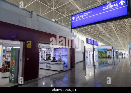 Modernes und sauberes Interieur das Kenneth Kaunda International Airport in Lusaka, Sambia Stockfoto