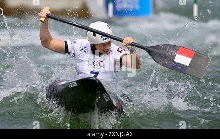 Paris, Frankreich. 31. Juli 2024. Olympische Spiele 2024 in Paris. Kanu Slalom. Olympia-Nautikstadion. Paris. Marjorie Delassus (FRA) beim Kanu-Einzel-Wettbewerb der Frauen während der Olympischen Spiele 2024 in Paris im Olympischen Nautikstadion in Frankreich. Quelle: Sport In Pictures/Alamy Live News Stockfoto