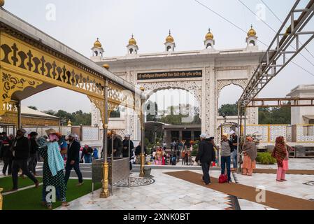 Neu-Delhi, Indien. 02/12/2024. Einer der bedeutendsten Sikh-Paläste Indiens, Gurdwara Bangla Sahib Stockfoto