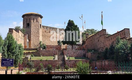 Blick auf die Festung Hari Parbat, Srinagar, Jammu und Kaschmir, Indien. Stockfoto