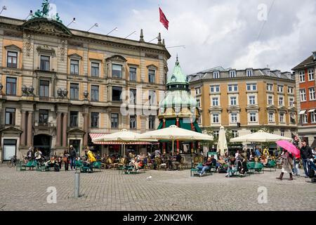 Kongens Nytorv, Alter Kiosk mit Strassencafe, Taarnet Pa KGS, Kopenhagen, Dänemark, Europa, Skandinavien | Kopenhagen, Dänemark, Europa, Stockfoto