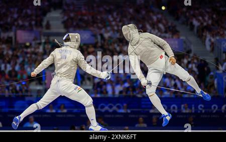 Paris, Frankreich. 31. Juli 2024. Aron Szilagyi (HUN) Oh Sanguk (KOR) Paris Olympische Spiele 2024 Fechten - Männer Sabre Team Gold Medal Match Ungarn gegen Republik Korea Olympische Spiele 31.07.2024 Credit: Moritz Muller/Alamy Live News Stockfoto