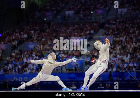 Paris, Frankreich. 31. Juli 2024. Krisztian Rabb (HUN) Oh Sanguk (KOR) Paris Olympische Spiele 2024 Fechten - Männer Sabre Team Gold Medal Match Ungarn gegen Republik Korea Olympische Spiele 31.07.2024 Credit: Moritz Muller/Alamy Live News Stockfoto