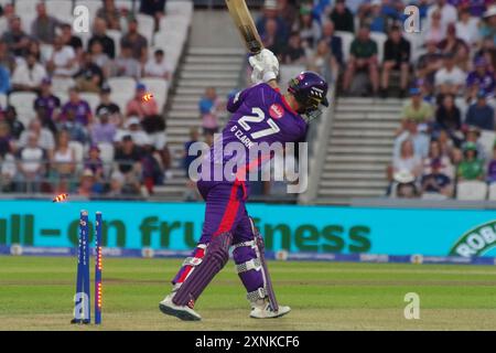 Leeds, 30. Juli 2024. Graham Clark schlägt für Northern Superchargers Männer, ist aus, Bowling, gegen südländische tapfere Männer in the Hundred in Headingley. Quelle: Colin Edwards Stockfoto