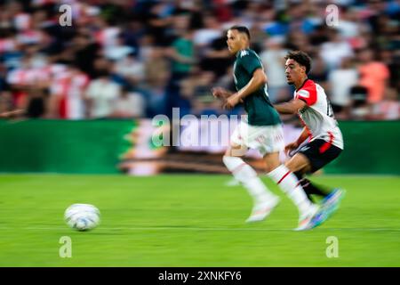 Rotterdam, Niederlande. 31. Juli 2024. Rotterdam - Jayden Candelaria von Feyenoord während des fith-Freundschaftsspiels zur Vorbereitung der Eredivisie-Saison 2024/2025. Das Eröffnungsspiel der Saison findet zwischen Feyenoord und AS Monaco FC im Stadion Feijenoord de Kuip am 31. Juli 2024 in Rotterdam, Niederlande, statt. Credit: Box to Box Pictures/Alamy Live News Stockfoto