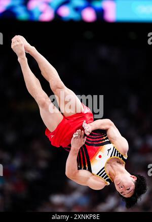 Japans Shinnosuke Oka beim Allround-Finale der Männer in der Bercy Arena am fünften Tag der Olympischen Spiele 2024 in Frankreich. Bilddatum: Mittwoch, 31. Juli 2024. Stockfoto