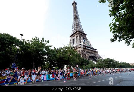 Paris, Frankreich. August 2024. Athleten treten während des 20 km langen Leichtathletikwanderns bei den Olympischen Spielen 2024 in Paris, Frankreich, am 1. August 2024 an. Quelle: Li Ying/Xinhua/Alamy Live News Stockfoto