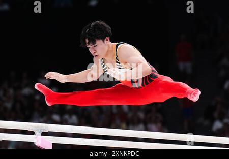 Japans Shinnosuke Oka beim Allround-Finale der Männer in der Bercy Arena am fünften Tag der Olympischen Spiele 2024 in Frankreich. Bilddatum: Mittwoch, 31. Juli 2024. Stockfoto