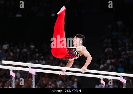 Japans Shinnosuke Oka beim Allround-Finale der Männer in der Bercy Arena am fünften Tag der Olympischen Spiele 2024 in Frankreich. Bilddatum: Mittwoch, 31. Juli 2024. Stockfoto