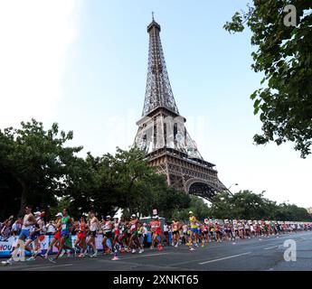 Paris, Frankreich. August 2024. Athleten treten während des 20 km langen Leichtathletikwanderns bei den Olympischen Spielen 2024 in Paris, Frankreich, am 1. August 2024 an. Quelle: Li Ying/Xinhua/Alamy Live News Stockfoto