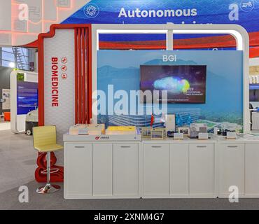 Belgrad, Serbien - 24. Mai 2024: China Pavilion Biomedicine Laboratory Equipment auf der International Fair of Technics and Technical Achievement Expo. Stockfoto