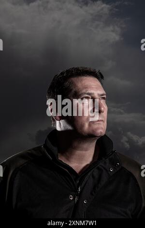 Tony Hadley vom Spandau Ballet - Porträts und Golf spielen. Stockfoto