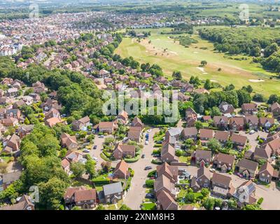 Aus der Vogelperspektive auf Kings Hill in Kent. Ein komplett neues Dorf, das 1989 gegründet wurde, ist eine gemischte Wohn- und Geschäftsgemeinde. Stockfoto